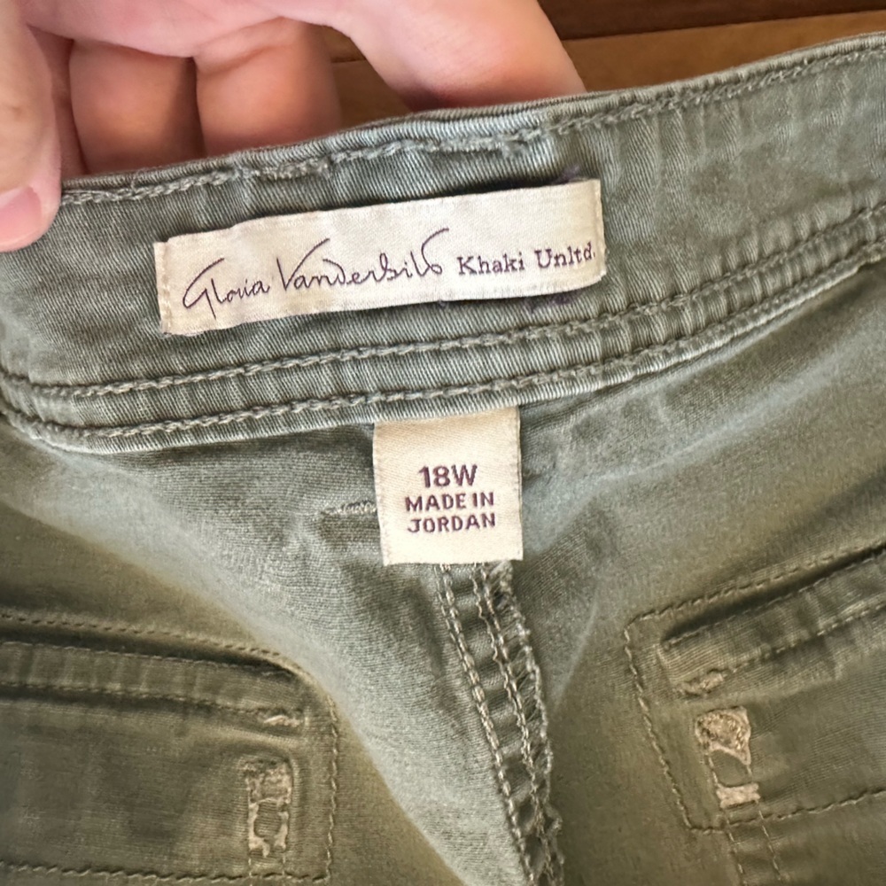 Gloria Vanderbilt Green Khaki Shorts size 18W - Picture 4 of 4